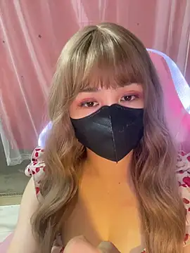 Snapshot of -Violet-t chatting on 05.18.26 -Violet-t online show from 05.18.26