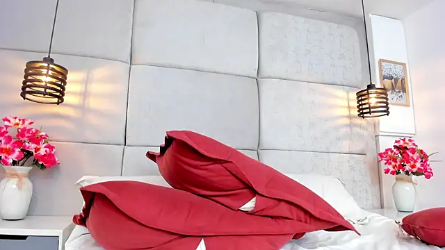 IvonneOwen online show from 04.26.26