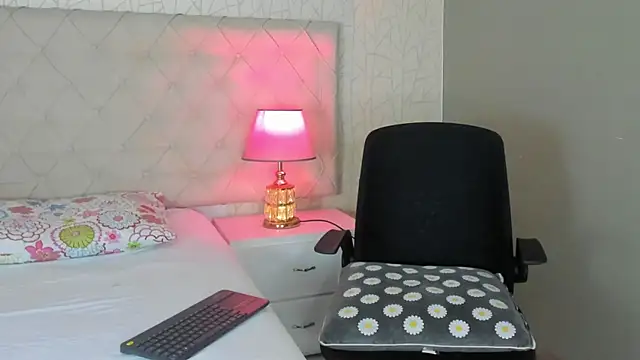 TinyRosee online show from 02.05.26