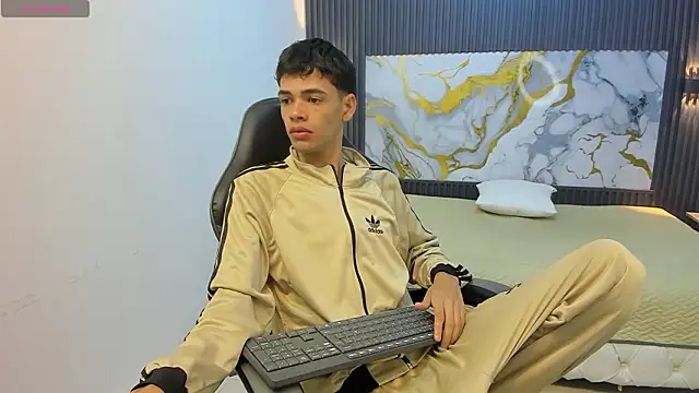 Dark Desiree18 online show from 03.08.26