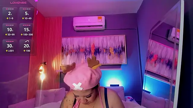 Snapshot of lilian_vergara chatting on 06.04.26 lilian vergara online show from 06.04.26