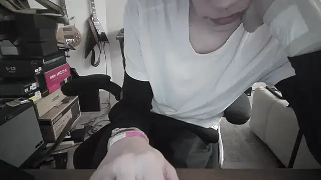 Snapshot of YessuRisk chatting on 01.12.26 YessuRisk online show from 01.12.26