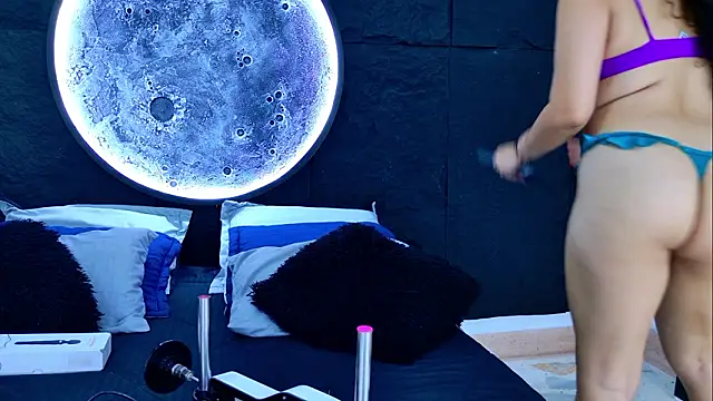 Aisha-Ferrer online show from 03.08.26