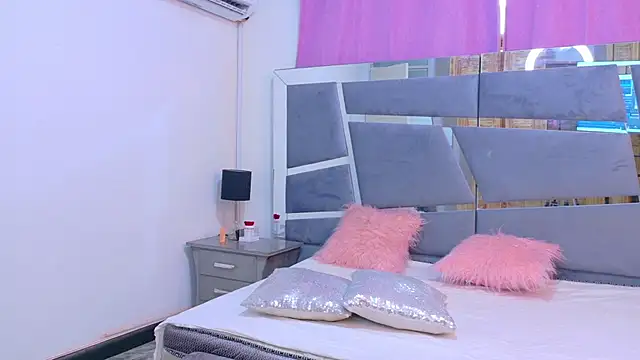 Snapshot of Scook_Gray_ chatting on 01.14.26 Scook Gray online show from 01.14.26