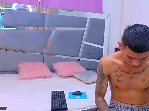 Snapshot of Scook_Gray_ chatting on 01.15.26 Scook Gray online show from 01.15.26