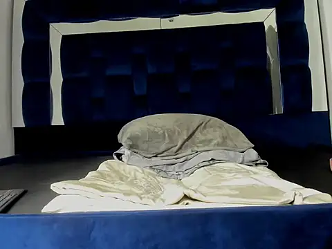 Snapshot of Scook_Gray_ chatting on 02.19.26 Scook Gray online show from 02.19.26