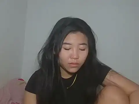 Snapshot of Zyeiii chatting on 02.04.26 Zyeiii online show from 02.04.26