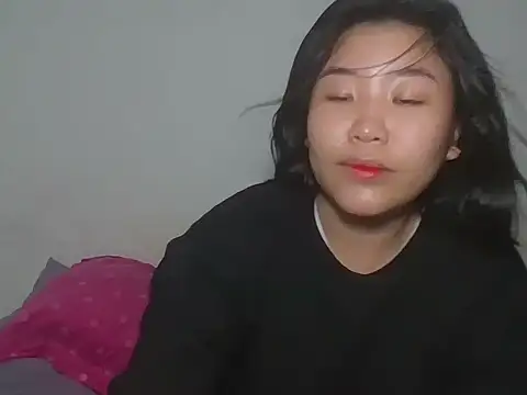 Snapshot of Zyeiii chatting on 03.01.26 Zyeiii online show from 03.01.26