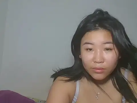 Snapshot of Zyeiii chatting on 03.21.26 Zyeiii online show from 03.21.26