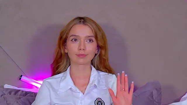 Snapshot of VanessaVienne chatting on 02.03.26 VanessaVienne online show from 02.03.26