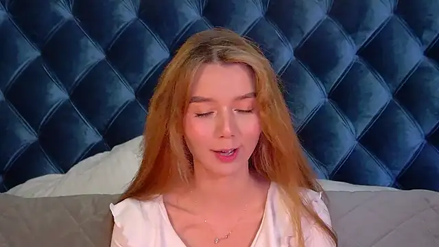 Snapshot of VanessaVienne chatting on 02.27.26 VanessaVienne online show from 02.27.26