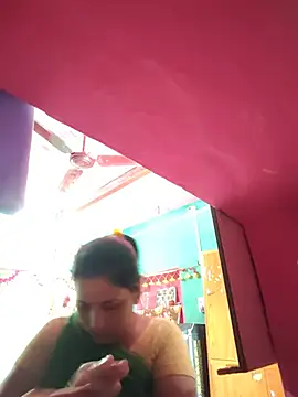Snapshot of Reena_lodha chatting on 05.21.26 Reena lodha online show from 05.21.26