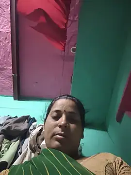 Snapshot of Reena_lodha chatting on 05.27.26 Reena lodha online show from 05.27.26