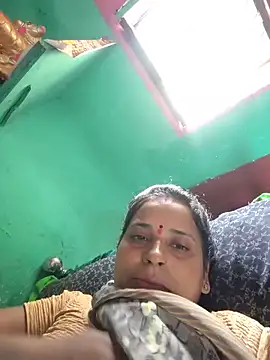 Snapshot of Reena_lodha chatting on 06.13.26 Reena lodha online show from 06.13.26