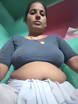 Snapshot of Reena_lodha chatting on 06.18.26 Reena lodha online show from 06.18.26
