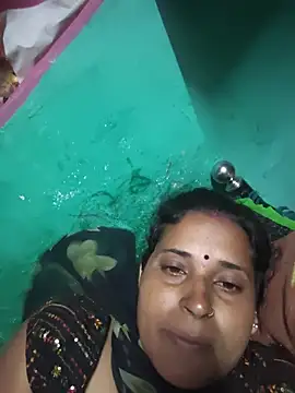 Snapshot of Reena_lodha chatting on 06.27.26 Reena lodha online show from 06.27.26