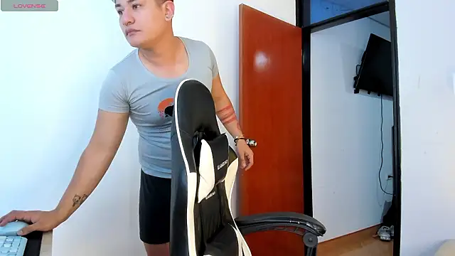 Theo Rowan online show from 02.03.26