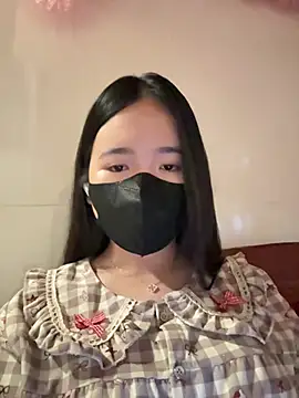 Gwen879 online show from 02.27.26