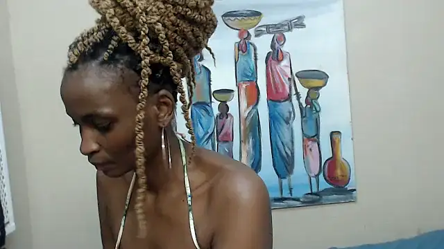 Snapshot of TallDivaNoir chatting on 07.11.26 TallDivaNoir online show from 07.11.26