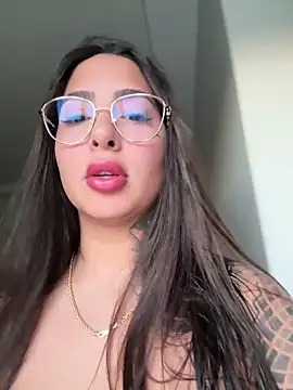Snapshot of maferalvarexxx chatting on 05.08.26 maferalvarexxx online show from 05.08.26