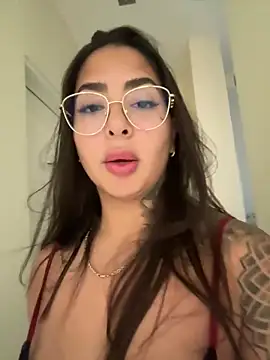 Snapshot of maferalvarexxx chatting on 05.10.26 maferalvarexxx online show from 05.10.26
