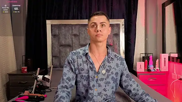 Snapshot of LeoMonnroe chatting on 07.10.26 LeoMonnroe online show from 07.10.26