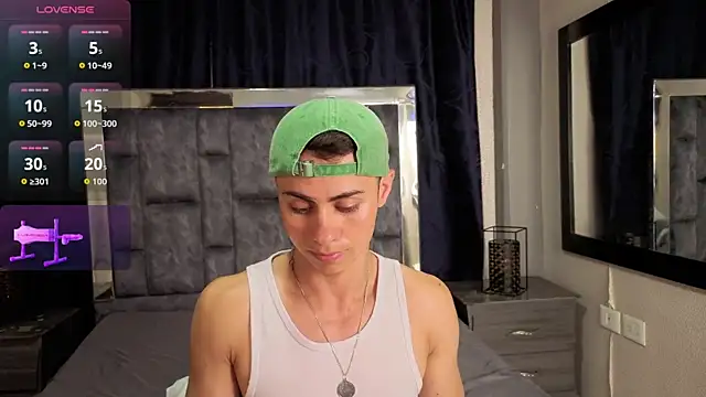 Snapshot of LeoMonnroe chatting on 07.23.26 LeoMonnroe online show from 07.23.26