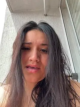 Veronica Wins  online show from 04.24.26
