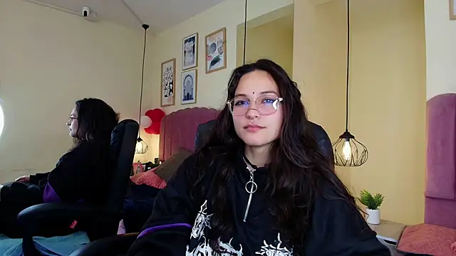 Snapshot of Hanabie_ chatting on 02.27.26 Hanabie online show from 02.27.26