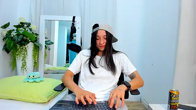 ViictoriiaSaenz online show from 04.29.26
