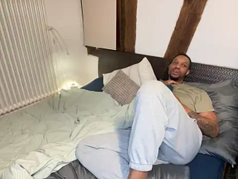 Snapshot of midnight_ballerina_ chatting on 02.28.26 midnight ballerina online show from 02.28.26