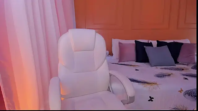Abriil cutee online show from 06.30.26