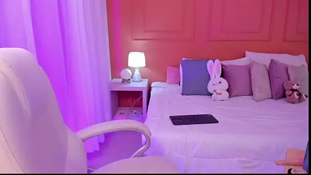 Abriil cutee online show from 07.08.26