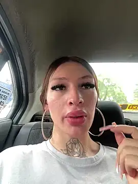 lizz lunna online show from 04.23.26