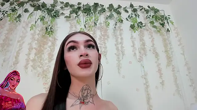 Snapshot of lizz_lunna chatting on 06.19.26 lizz lunna online show from 06.19.26