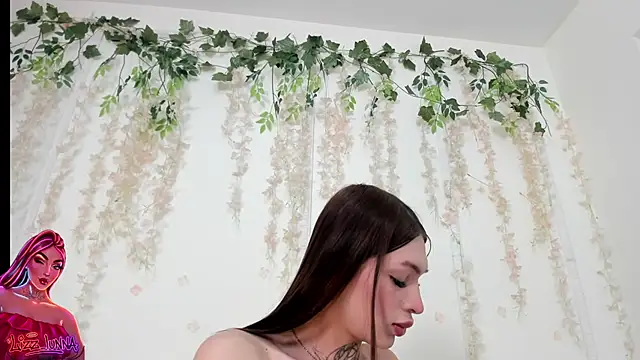 Snapshot of lizz_lunna chatting on 06.24.26 lizz lunna online show from 06.24.26