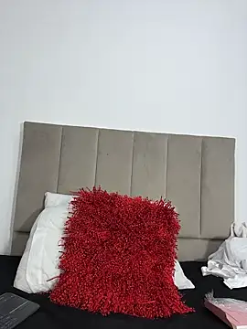 Snapshot of LeslyCooper1 chatting on 02.13.26 LeslyCooper1 online show from 02.13.26