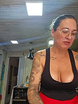 Snapshot of bellafortune69 chatting on 01.15.26 bellafortune69 online show from 01.15.26