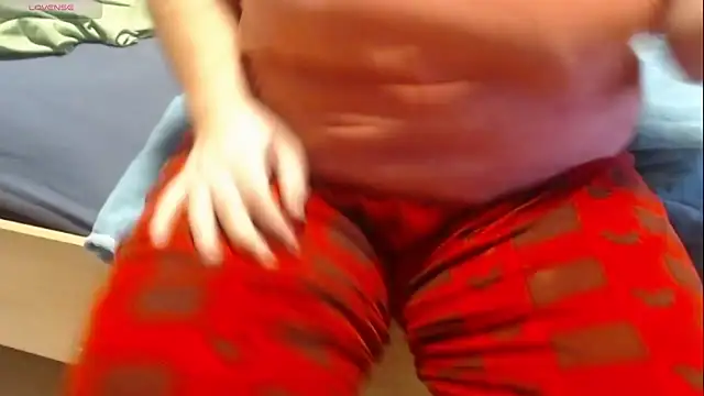 Snapshot of Santanna77 chatting on 10.31.25 Santanna77 online show from 10.31.25