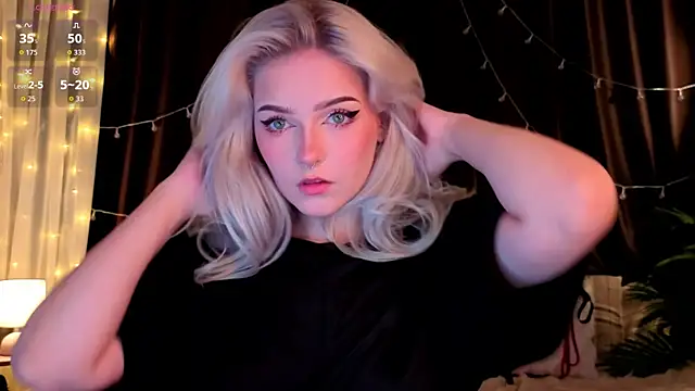 Snapshot of ShyniAlice chatting on 06.05.26 ShyniAlice online show from 06.05.26