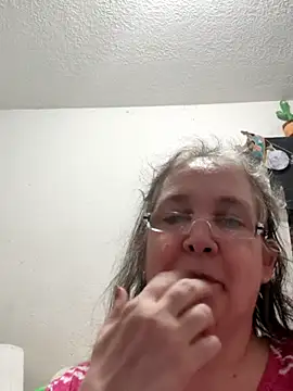 Snapshot of wetMoneybags chatting on 01.12.26 wetMoneybags online show from 01.12.26