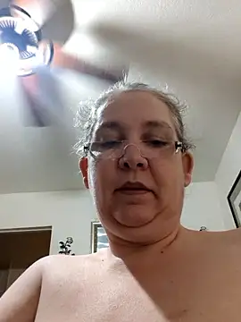 Snapshot of wetMoneybags chatting on 01.14.26 wetMoneybags online show from 01.14.26