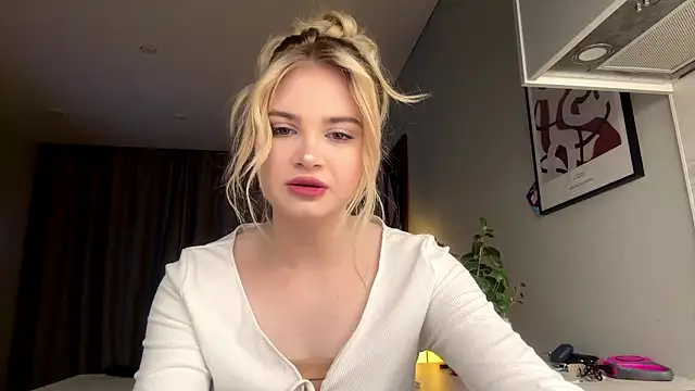 KariJarecke online show from 03.14.26