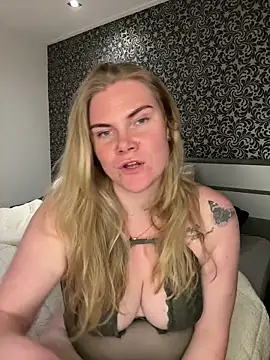 SexyBlondJoanna online show from 03.08.26