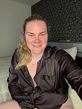 SexyBlondJoanna online show from 03.09.26