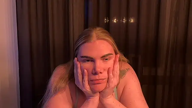 SexyBlondJoanna online show from 03.12.26