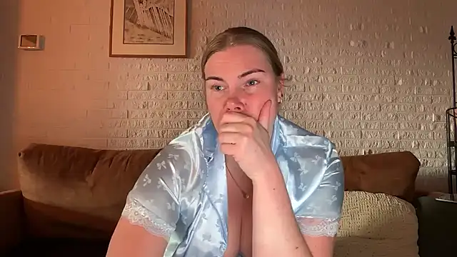 SexyBlondJoanna online show from 03.16.26