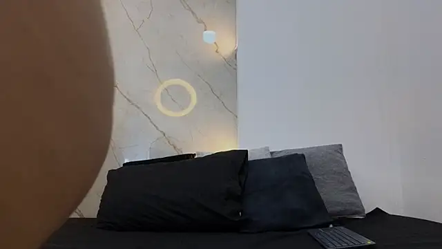 Laura Miller1 online show from 02.18.26