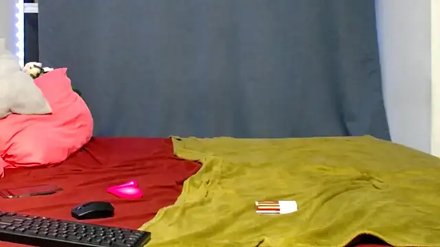 FifiBae1 online show from 04.21.26