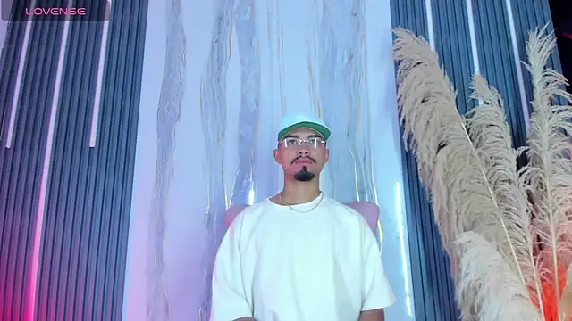 Snapshot of Baby_sexdemon chatting on 02.06.26 Baby sexdemon online show from 02.06.26